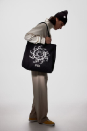 Motif-detail canvas shopper