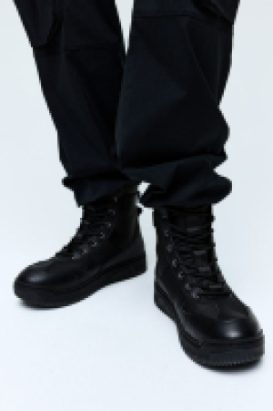 Hi-top trainers