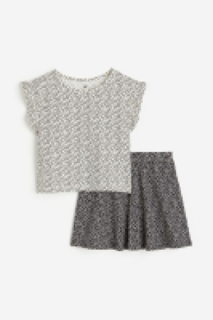 2-piece top and skort set