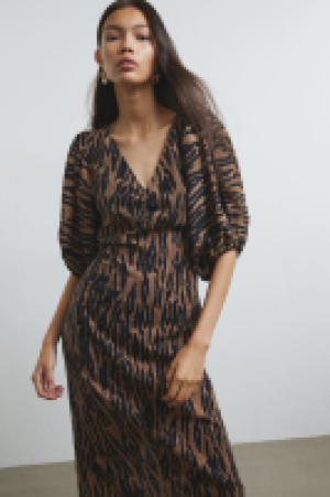 HM  Balloon-sleeved dress