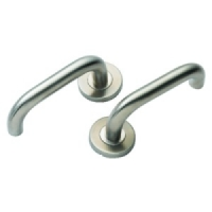 Wickes Canberra Round Rose Latch handle Set Stainless Steel £4.99