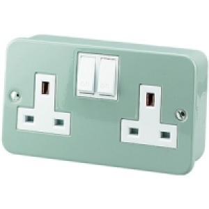 Wickes Metal Clad Switched Socket 2 Gang £5.19