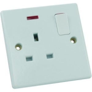 Wickes 13A Switched Neon Socket 1 Gang White Slimline £5.32