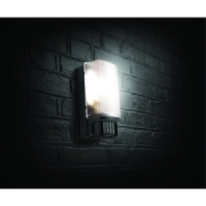 Wickes 60W PIR Bulkhead Black £15.99