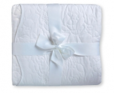 Matelassé Style Throw £15.99