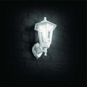 Wickes 60W PIR Wall Lantern White £19.99