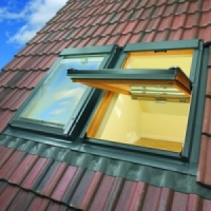 Wickes Roof Window Pine Centre Pivot Frosted Glass 1400x1340 &pound;454.74