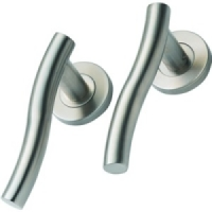 Wickes Chicago Round Rose Handle Latch Set Stainless Steel