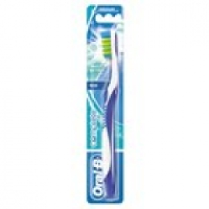 Oral-B Advantage Plus Medium Toothbrush £2.99