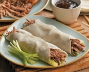 Crispy Aromatic Half Duck with Pancakes & Hoisin Sauce