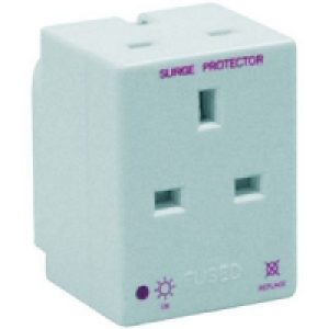 Wickes 3 Way Switched Surge Protected Adaptor £7.49