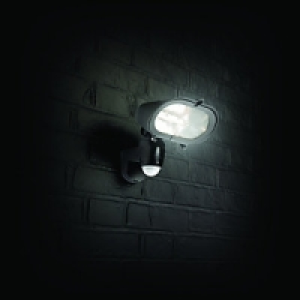 Wickes 200W Dark Skies PIR Floodlight £19.99