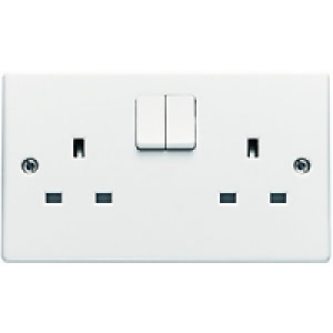 Wickes 13A Switched Socket 2 Gang White Slimline £3.79