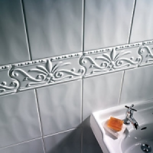 Wickes Florenza White Gloss Ceramic Wall Tile 355x235mm £9.99