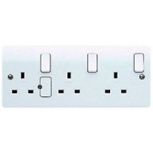 MK 13A Double Pole Switched Triple Socket K2737PPK