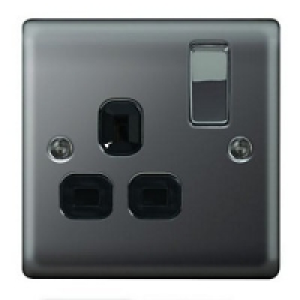 Wickes 13A Switched Socket 1 Gang Black Nickel Raised Plate £7.49