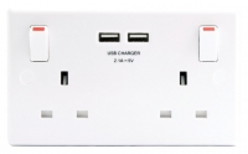 Wickes White 13 Amp 2 Gang Switched Socket with 2 x USB Port