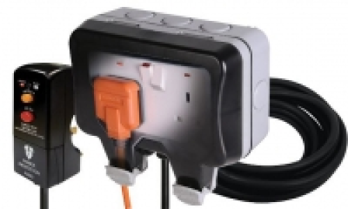 Masterplug 13A Switched Socket 2 Gang & Plug Kit WP22KIT/3 £24.99
