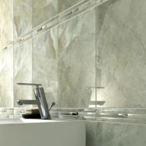 Wickes  Wickes Onyx Black Gloss Ceramic Border Tile 300 x 50mm