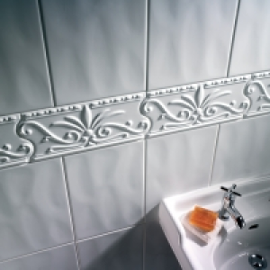 Wickes Florenza White Gloss Ceramic Wall Tile 355 x 235mm