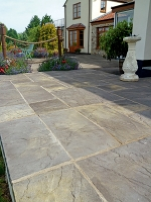 Wickes  Marshalls Heritage Paving 600 x 300mm 44 Pack - Old Yorkston
