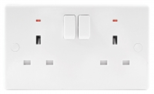 Wickes 13A Switched Neon Socket 2 Gang White Slimline