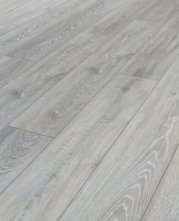 Wickes  Wickes Shimla Oak Laminate Flooring