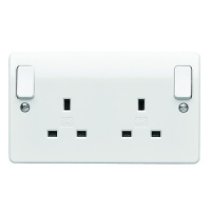 MK 13A Switch Double Skt O/Board K2746RPWHI £7.99