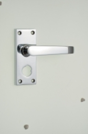 Wickes New York Victorian Straight Privacy Handle Chrome Fin