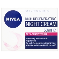 Wilko  Nivea Visage Daily Essentials Rich Regenerating Night Cream 