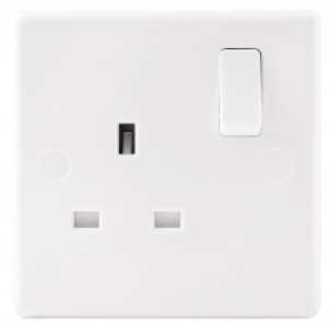 Wickes 13A Switched Socket 1 Gang White Slimline