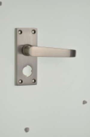 Wickes Toronto Victorian Straight Privacy Handle Satin Nicke