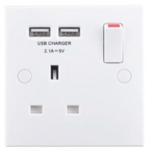 Wickes 13A Single Switched Power Socket with 2 x USB Charger