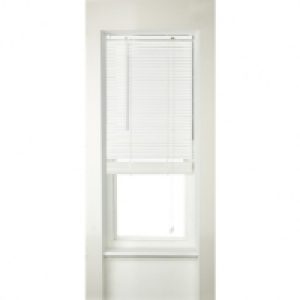 Wooden Venetian Blind 160cm £19.99