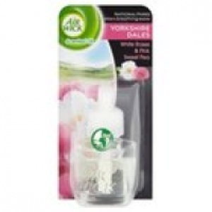 Airwick Yorkshire Dales White Roses & Pink Sw &pound;3.99