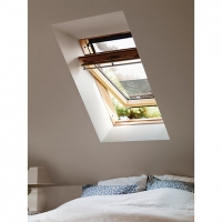 Wickes  VELUX GGL CK04 3050 Roof Window Pine Centre Pivot Clear Glas