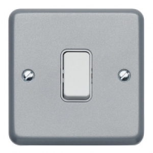 MK Metalclad 10A 1g Sp 2 Way Switch £7.29