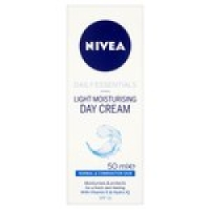 Nivea Visage Daily Essentials Light Moisturis £3.94