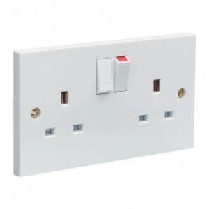 Wickes 13AMP Twin Switched Socket 2 Gang Pack 10 £13.00