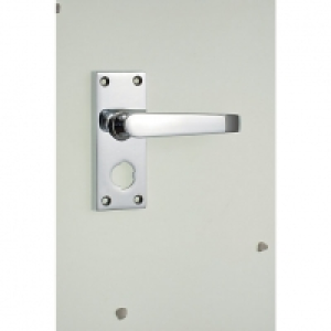 Wickes New York Victorian Straight Privacy Handle Chrome Fin
