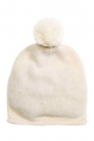 HM   Fine-knit hat with pompom