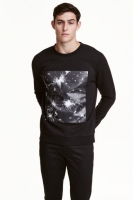 HM   Sweatshirt with a motif