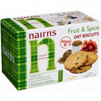 Poundstretcher  NAIRNS FRUIT & SPICE OAT BISCUITS 200G