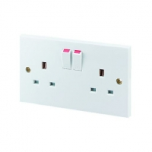 Wickes 13A Switched Socket 2 Gang White £1.85