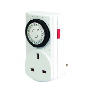 Wickes 24 Hour Mechanical Compact Timer 2 Pack £4.00