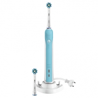 Debenhams Oral B PRO 670 CrossAction Electric Toothbrush Bonus Pack