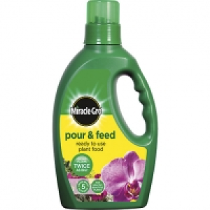 Miracle-gro Pour and Feed 1L £2.99