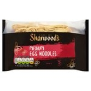 Sharwoods Medium Egg Noodles £1.00