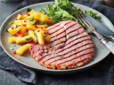 Warren < Sons 2 Gammon Steaks £1.39