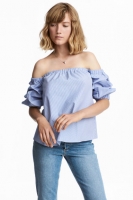 HM   Off-the-shoulder blouse